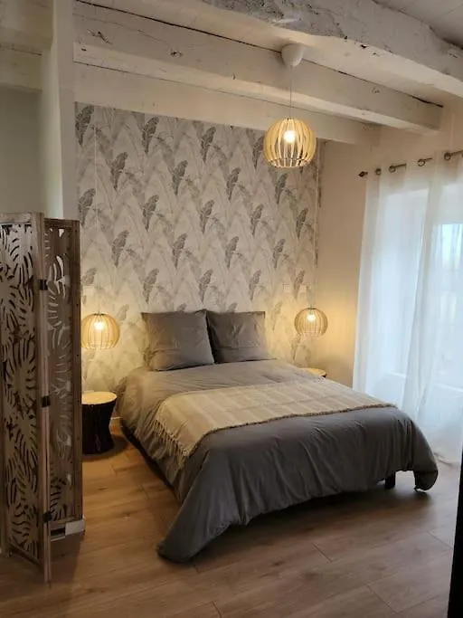 Holiday home Charmante Petite Maison De Bourg Avec Spa Val-Couesnon